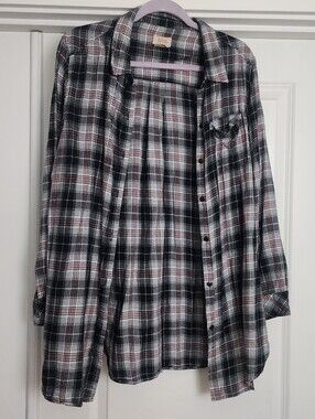 Boston Traders Black, White & Red Plaid Button-Up Shirt